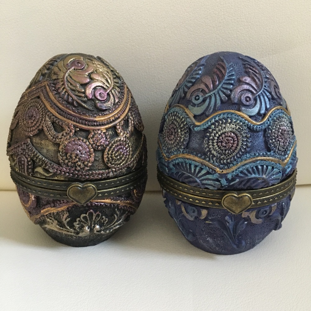 Egg Shaped Trinket Boxes (2)